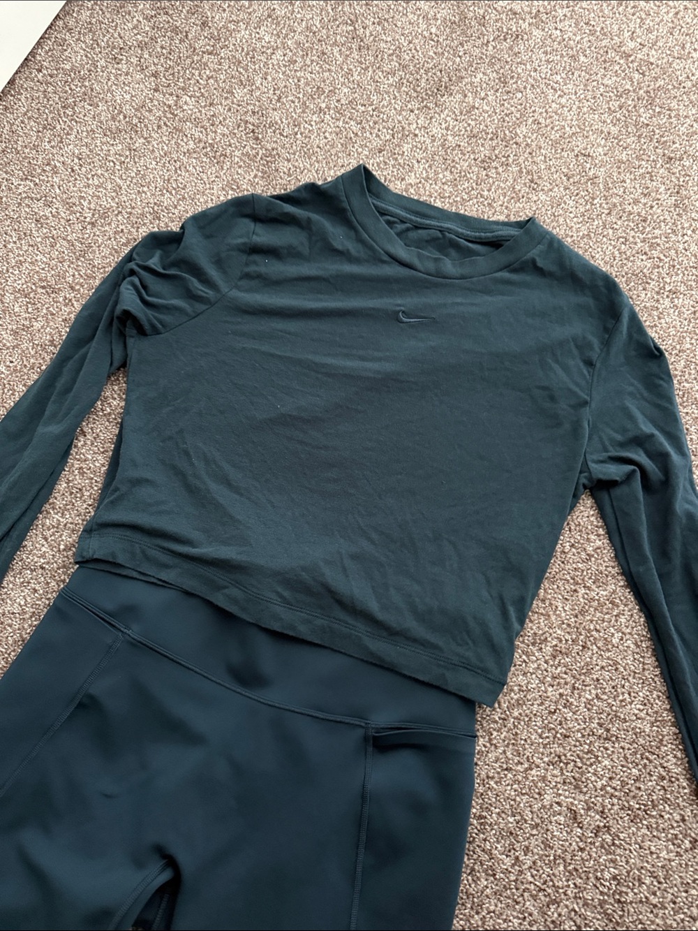 Nike Women's Long-Sleeve Crop Top in Dark Green